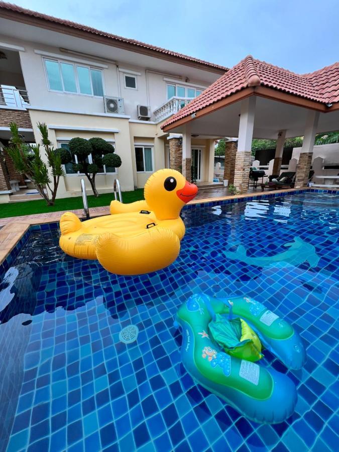 Yoch Pool * Pattaya