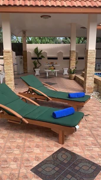 Yoch Pool Hébergement de vacances *
