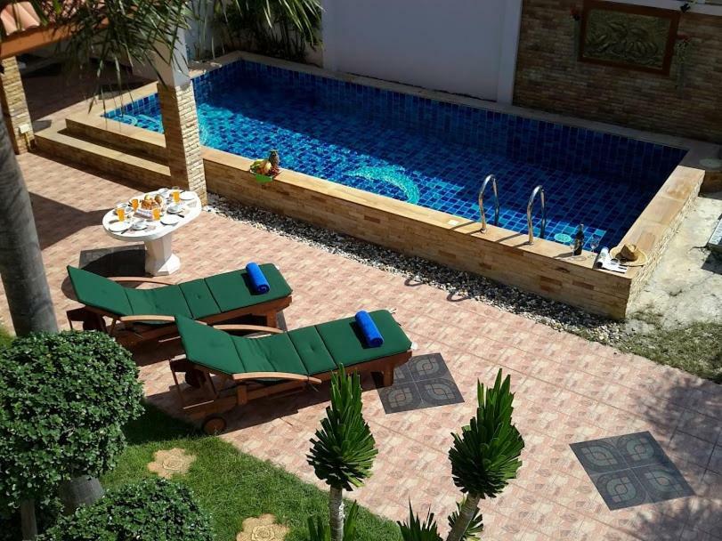 Yoch Pool Hébergement de vacances